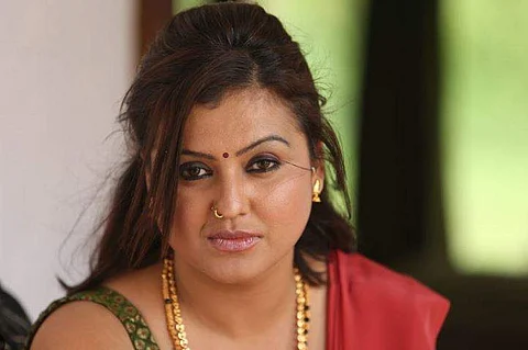தன் பயோபிக்கை இயக்குகிறார் சோனா!
