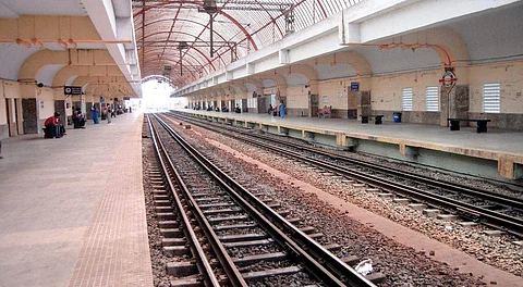 பறக்கும் ரயில் நிலையம்