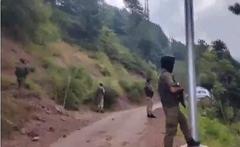 பாரமுல்லாவில் இரண்டு பயங்கரவாதிகள் சுட்டுக் கொலை