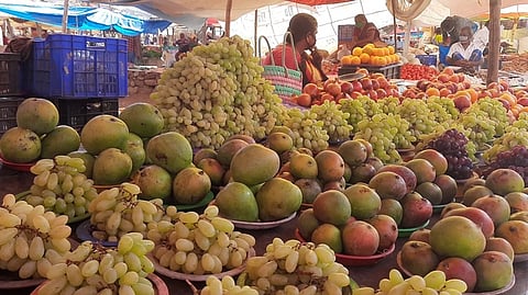 பழ வியாபாரத்தை கடுமையாக தாக்கிய நிபா வைரஸ்