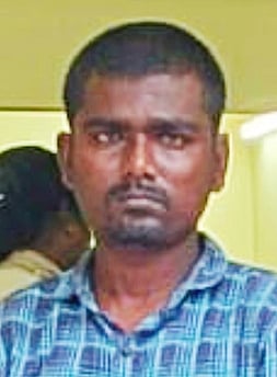 போக்ஸோவில் பள்ளி வேன் ஓட்டுநா் கைது