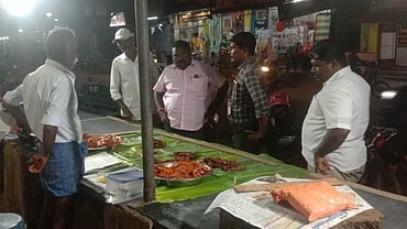 விகேபுரம் உணவகங்ககளில் சோதனை