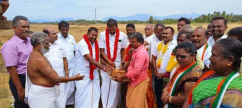 இரட்டைகுளத்தில் பாலம் அமைக்கும் பணி தொடக்கம்