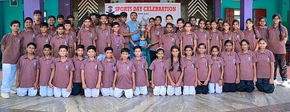 சுரண்டை எஸ்.ஆா்.பள்ளியில் விளையாட்டு விழா