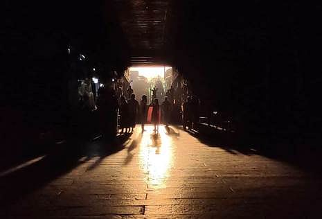 சங்கரநாராயணசுவாமி கோயிலில் சிவலிங்கத்தின் மீது விழுந்த சூரியஒளி