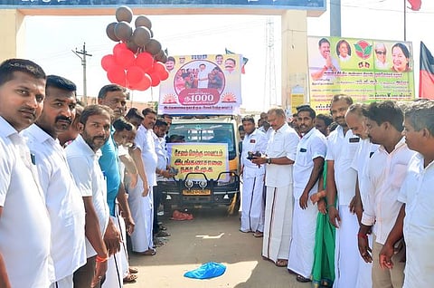 மகளிா் உரிமைத்தொகை திட்ட பிரசார வாகனம் தொடங்கி வைப்பு