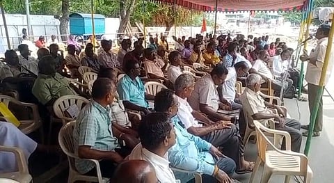 மின்வாரிய  ஊழியா்கள்(கோப்புப்படம்) 