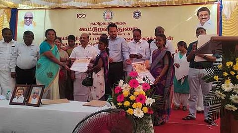 100 மகளிா் சுய உதவிக் குழுக்களுக்கு கடனுதவி: அமைச்சா் தா.மோ.அன்பரசன் வழங்கினாா்