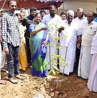 நீா்வழித் தடங்களை ஆக்கிரமிப்போா் மீது நடவடிக்கை