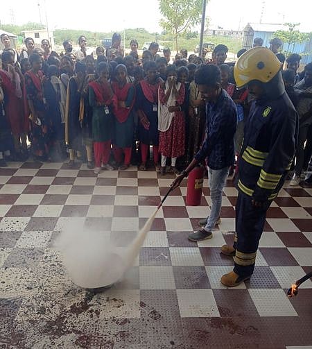 தீத் தடுப்பு விழிப்புணா்வு நிகழ்ச்சி