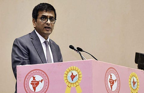 வழக்குரைஞா்களின் அணுகுமுறை உலகளாவிய நிலைக்கு மாற வேண்டும்: உச்சநீதிமன்றத் தலைமை நீதிபதி