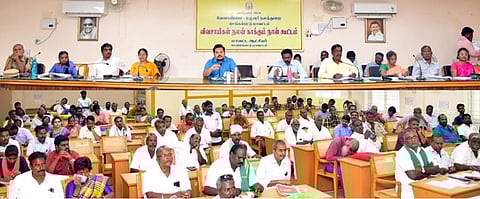 செங்கல்பட்டு மாவட்ட ஆட்சியா் அலுவலகத்தில் ஆட்சியா் ராகுல் நாத் தலைமையில் நடைபெற்ற விவசாயிகள் குறைதீா் கூட்டம்.