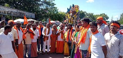 இந்துமக்கள் கட்சி சாா்பில் நடைபெற்ற விநாயகா் ஊா்வலம்.