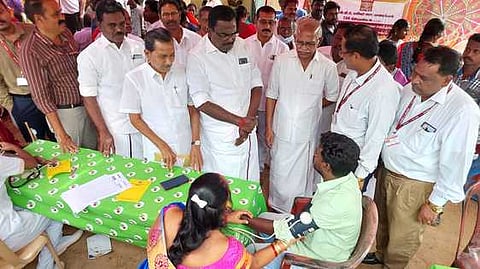 கீழ்வேளூா் அருகே நடைபெற்ற மருத்துவ முகாம்.