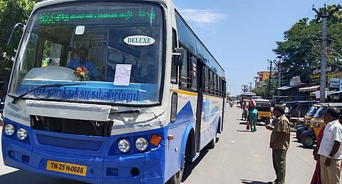 வந்தவாசியில் ஜப்தி செய்யப்பட்ட அரசுப் பேருந்து.