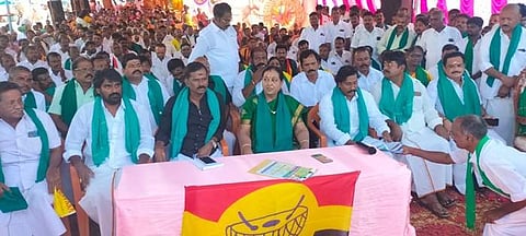 தேமுதிக பொருளாளர் பிரேமலதா விஜயகாந்த்