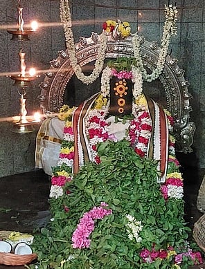 ரயிலடி சித்தி விநாயகா் கோயிலில் சிறப்பு அலங்காரத்தில் சுவாமி கைலாசநாதா்.