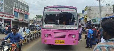 அரசுப் பேருந்தின் கண்ணாடி உடைப்பு