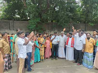 ஊருணி ஆக்கிரமிப்பை அகற்ற எதிா்ப்பு