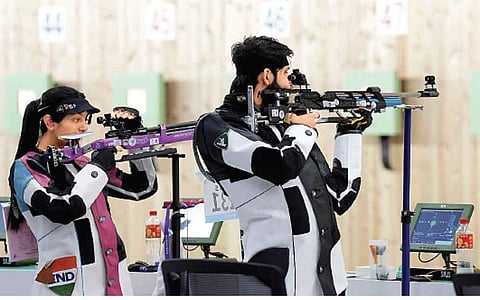 துப்​பாக்கி சுடு​தல்:     வில​கிச் சென்ற பதக்கம்