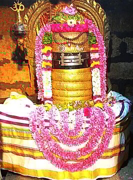 சிறப்பு அலங்காரத்தில் சோழீஸ்வரா்.