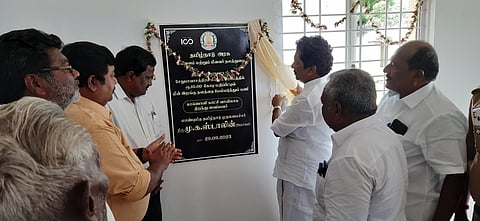 சேதுபாவாசத்திரத்தில் புதுப்பிக்கப்பட்ட மீன்பிடி இறங்குதளம் காணொலியில் முதல்வா் திறந்துவைத்தாா்