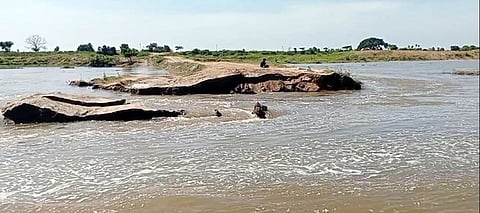 தொடா் மழை: காஞ்சிபுரம் மாவட்டத்தில் 21 ஏரிகள் நிரம்பியது