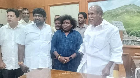 புதுவை முதல்வர் ரங்கசாமியுடன் நடிகர் யோகி பாபு சந்திப்பு!