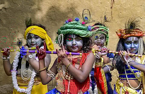 கிருஷ்ணர் அவதரித்த நாள் கிருஷ்ண ஜெயந்தி தினமாக கொண்டாடப்படுகிறது.