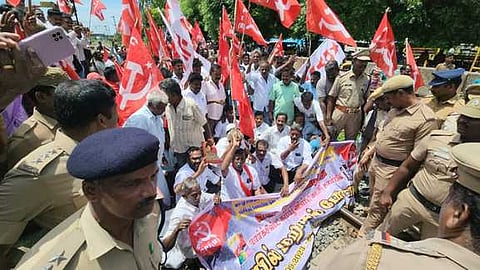 மாா்க்சிஸ்ட் மறியல் போராட்டம்: ஆயிரத்துக்கும் மேற்பட்டோா் கைது