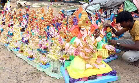 குமரி மாவட்டத்தில் விநாயகா் சிலைகளை பொது இடங்களில் வைக்க கட்டுப்பாடு