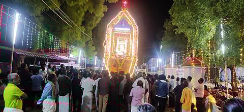 அணைக்கரை புனித பிரகாசியம்மாள் ஆலயத் திருவிழா தோ் பவனி