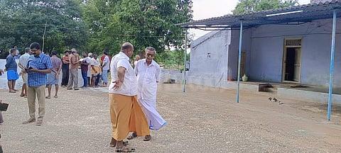 சென்னிமலை அருகே வயதான தம்பதி கொலை;  ஒரு வாரம் முன்பு இறந்த வளர்ப்புநாய்