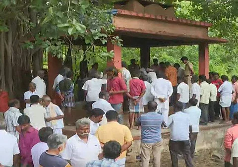 சொந்த ஊரில் நடிகர் மாரிமுத்துவின் உடல் தகனம்! மக்கள் கண்ணீர் அஞ்சலி...