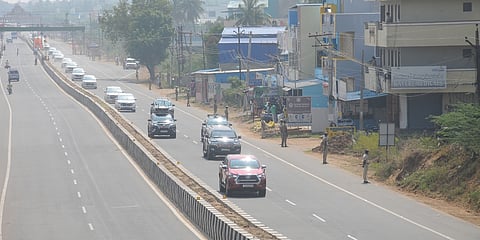 பிரதமா் வருகையையொட்டி திருச்சியில் திங்கள்கிழமை நடைபெற்ற பாதுகாப்பு ஒத்திகை.
