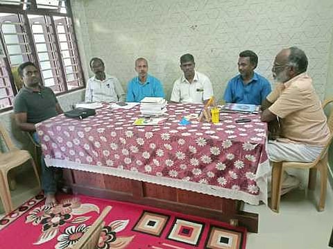 ஆலோசனைக் கூட்டத்தில் பங்கேற்றோா்.