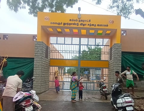 கம்பம் நகராட்சி வாரச்சந்தை திறக்கப்படுவது எப்போது?