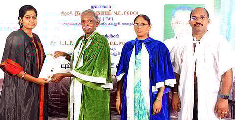 அழகப்பா அரசு பாலிடெக்னிக் கல்லூரியில் பட்டயமளிப்பு