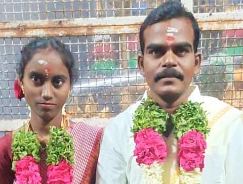 திருமண கோலத்தில் அருள்முருகன் - அபிராமி.