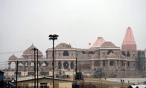ராமரின் தலைநகர் அயோத்தியில் பால ராமரின் திருவுருவம்