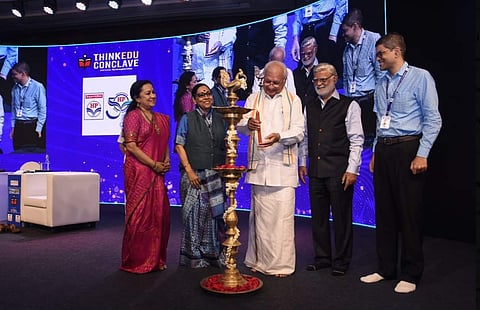 தி நியூ இந்தியன் எக்ஸ்பிரஸ் குழுமம் சார்பில் சென்னையில் புதன்கிழமை நடைபெற்ற கல்விச் சிந்தனை கருத்தரங்கை தொடங்கிவைத்த கேரள ஆளுநர் ஆரிஃப் முகமது கான்.