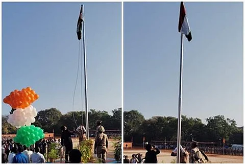 தேசியக் கொடியை ஏற்றி வைத்து மரியாதை செலுத்திய ஆட்சியர் பிரதீப் குமார்.