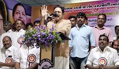 துரோகத்தின் கையில் இரட்டை இலை சிக்கி உள்ளதால் தொடர்ந்து தோல்வி: டிடிவி தினகரன் தாக்கு