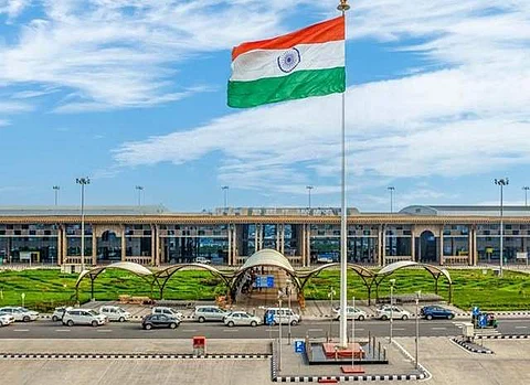 ஒரே மாதத்தில்.. சூரத் விமான நிலையத்துக்கு கிடைத்த சர்வதேச அங்கீகாரம்!