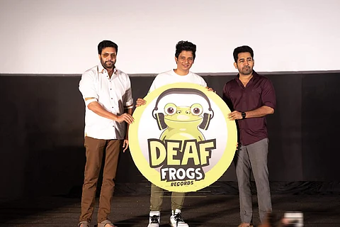 நடிகர் ஜீவா துவங்கியுள்ள புதிய நிறுவனமான டெஃப் ஃப்ராக்ஸ் ரெக்கார்ட்ஸ் நிறுவனத்தின் துவக்க நிகழ்ச்சி சென்னை ராயப்பேட்டை சத்யம் திரையரங்கில் நடைபெற்றது.