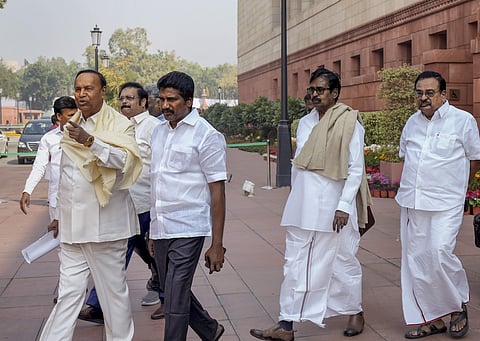 17-ஆவது நாடாளுமன்றத்தின் இறுதி நாளில் இருஅவைகளிலும் திமுக வெளிநடப்பு!