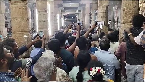 சட்டைநாதர் சுவாமி கோயிலில் சுக்கிர வார பூஜை: பல்லாயிரக்கணக்கான பக்தர்கள் வழிபாடு