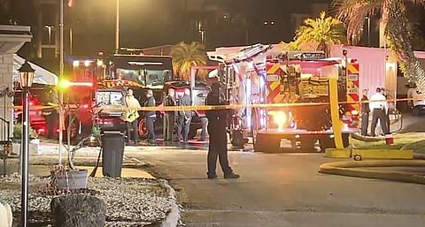 புளோரிடாவில் குடியிருப்பு மீது விமானம் விழுந்து தீப்பிடித்தது