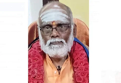 தொண்டை மண்டல ஆதீனத்தின் 234-வது புதிய மடாதிபதியாக   பொறுப்பேற்ற ச.நாகராஜ்