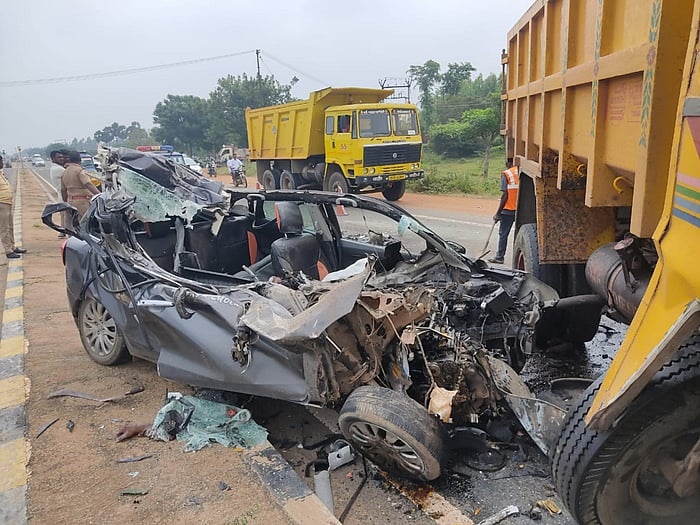 தஞ்சாவூரில் மனைவி உள்பட 3 பேரை அரிவாளால் வெட்டிய கணவர் விபத்தில் சிக்கி பலி